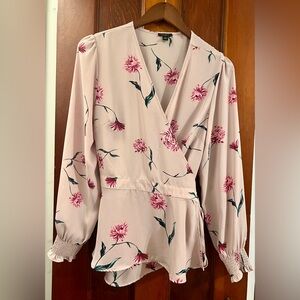 🌸 Ann Taylor Wrap Blouse 🌷